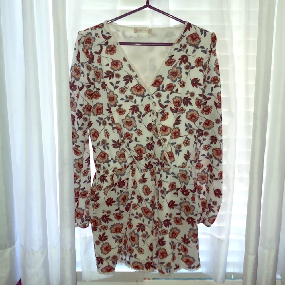 v-neck short romper size large from altar’d state